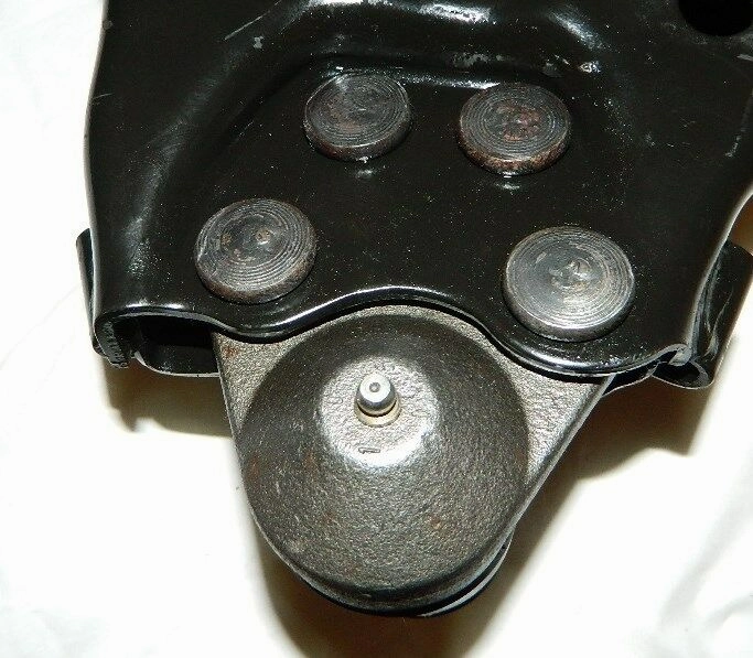 New Genuine GM RH lower control arm 99-07 Silverado, Sierra 1500 12477634