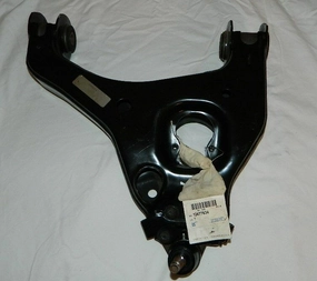 New Genuine GM RH lower control arm 99-07 Silverado, Sierra 1500 12477634