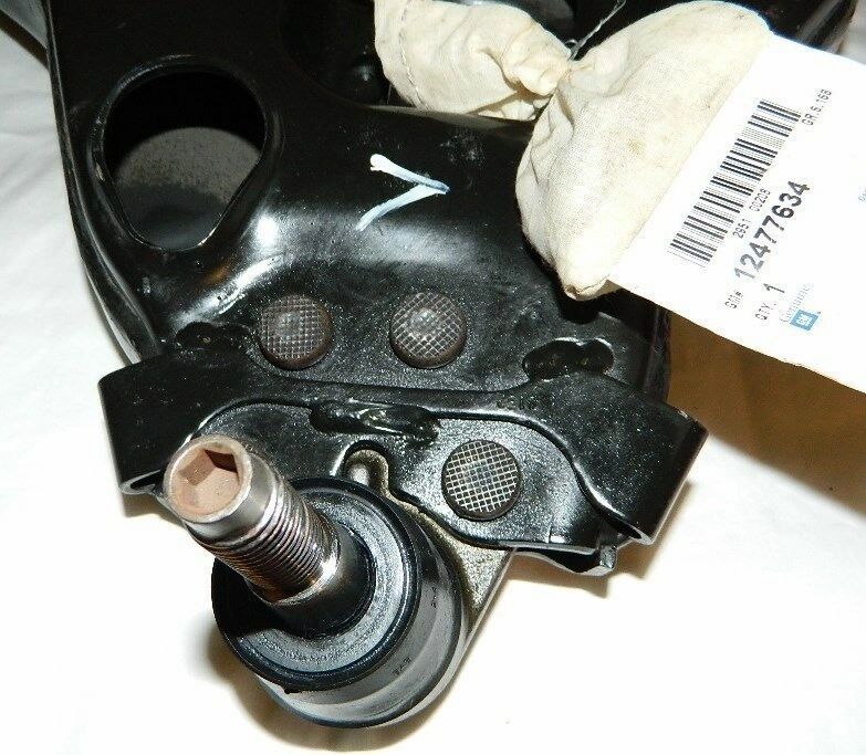 New Genuine GM RH lower control arm 99-07 Silverado, Sierra 1500 12477634