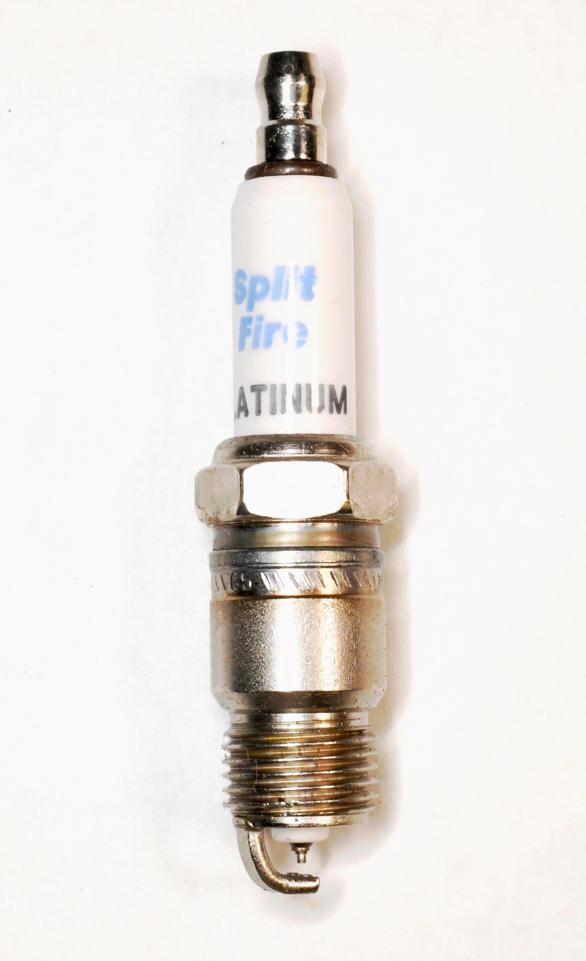 Pair (2) of SplitFire platinum performance spark plugs for 1970-1997 GM Ford