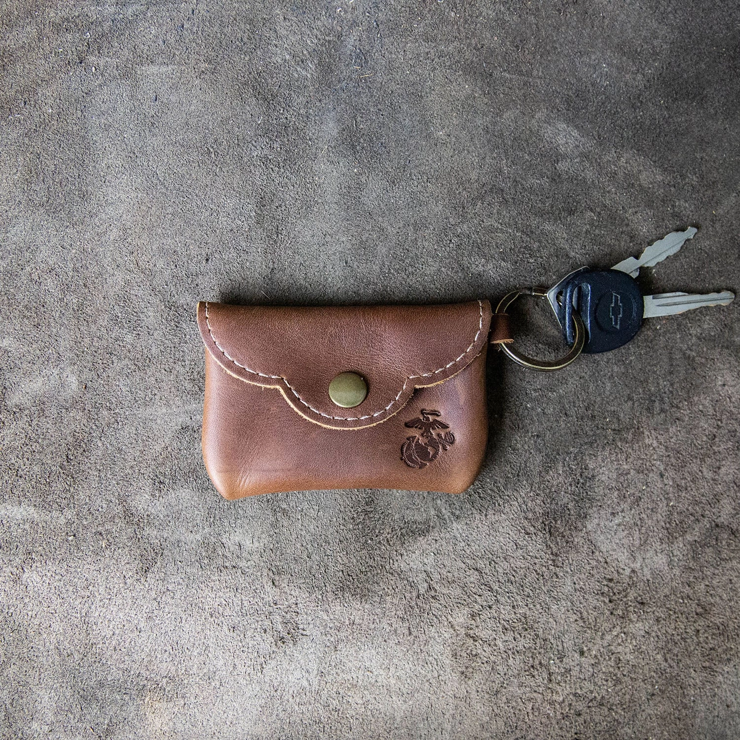 The Officially Licensed Marine Corps Rosie Fine Leather Scallop Keychain Wallet