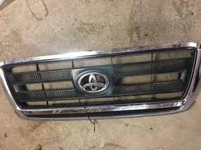Toyota Tundra SR5 Grille Chrome Black Upper Front 09 10 11 12 13 OEM