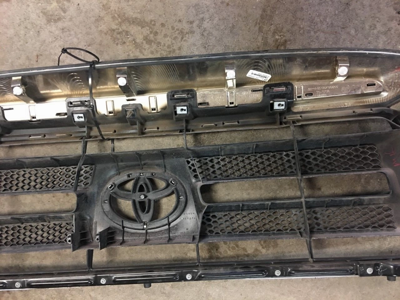 Toyota Tundra SR5 Grille Chrome Black Upper Front 09 10 11 12 13 OEM